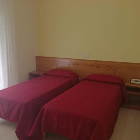 Albergo Boccaccio Villa San Giovanni Bagian luar foto